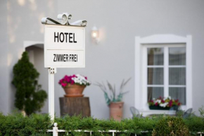 Гостиница Hotel Nibelungenhof  Тулльн